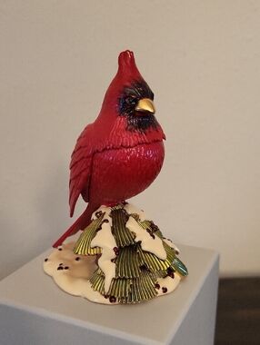 Retired Joan Rivers "Flights Of Fantasy" Cardinal Keepsake Trinket Box